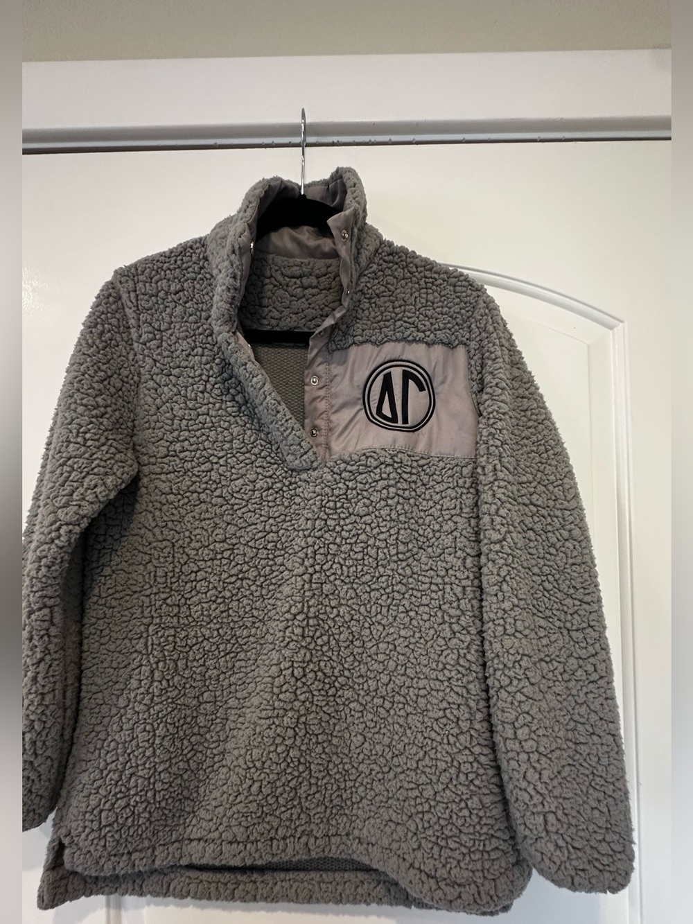 Women’s Gray Sherpa Fleece Pullover Jacket
